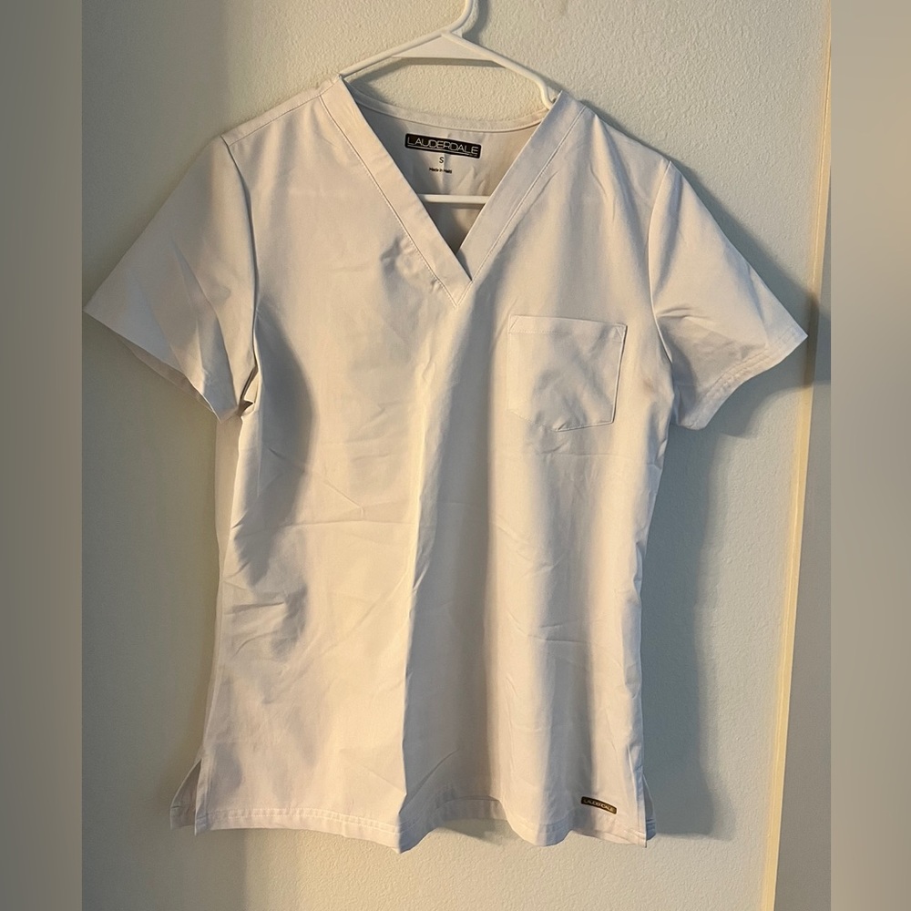 Lauderdale By UA Acacia Short Sleeve Scrub Top